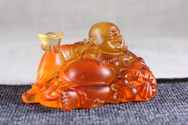 坐擁百財彌勒佛