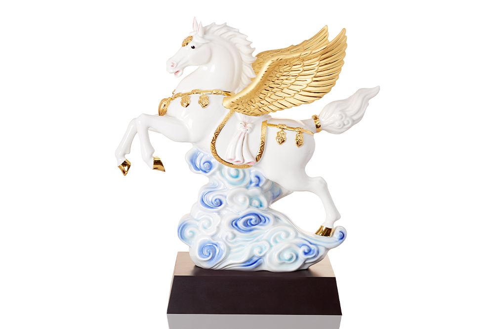 【乾唐軒／乾唐彩】18吋飛天馬 (白彩金 / 附木座)